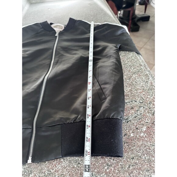 Forever 21 Satin Bomber Jacket Womans SCrane Birds Embroidered Full Zip Pockets - Picture 7 of 12